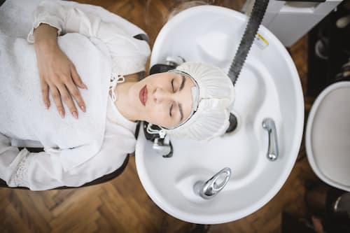 Salon shampoo and deep conditioning treatment for healthy hair
